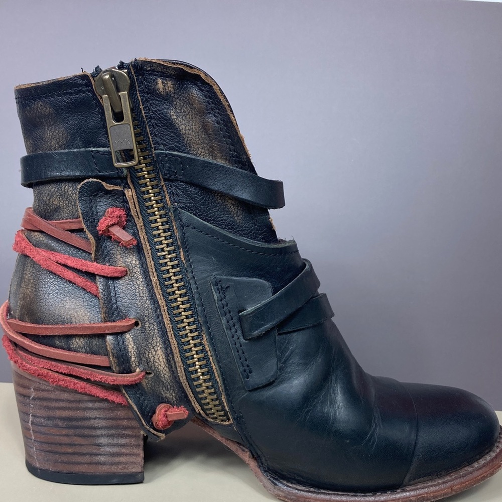 leather Freebird by Steven Black Ankle Boots with Red Straps *4.99 shipping* sz9 - Picture 9 of 16